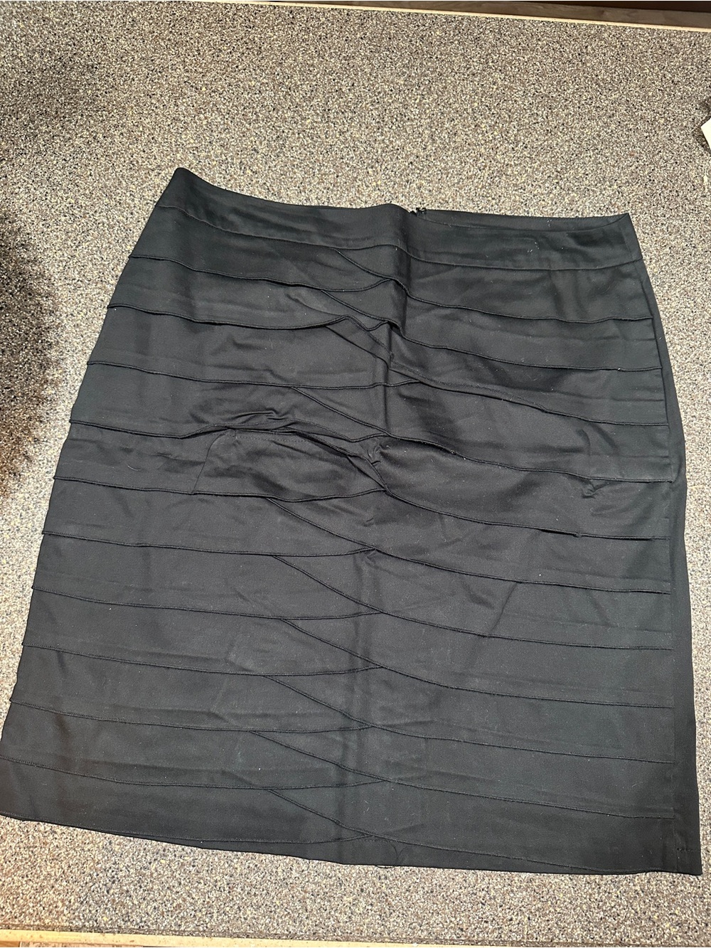 Ladies Black Tiered Short Pencil Skirt size 16 by Larry Levine New